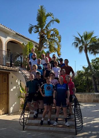 The whole club together at the entrance