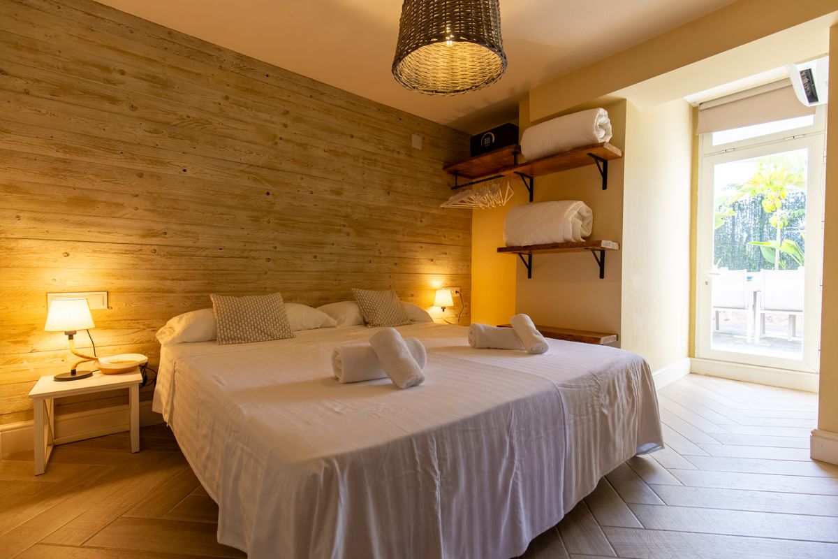 Bedroom with terrace door — Nauticaa, wing one of Villa Palmview, Jávea