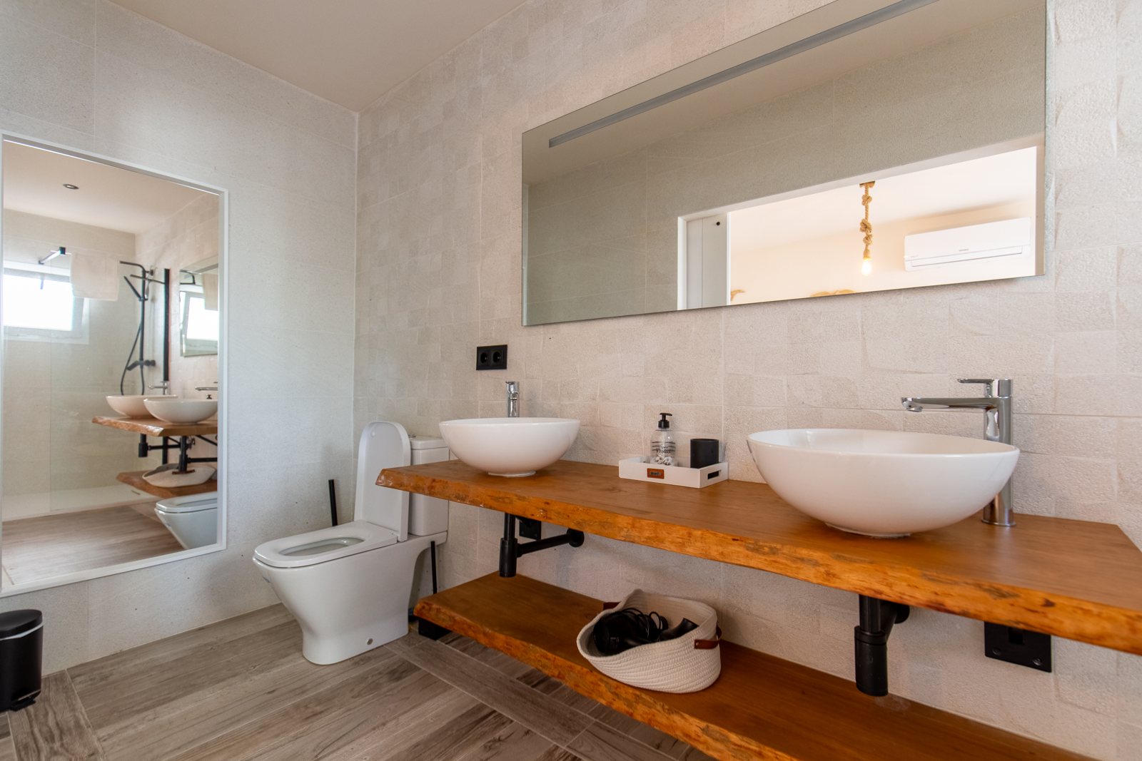 Bathroom with double basin — 20,000 Leagues Under the Sea, wing two of Villa Palmview, Jávea