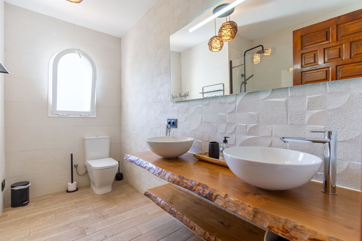 Bathroom with double basin — Mystique Travels, wing three of Villa Palmview, Jávea